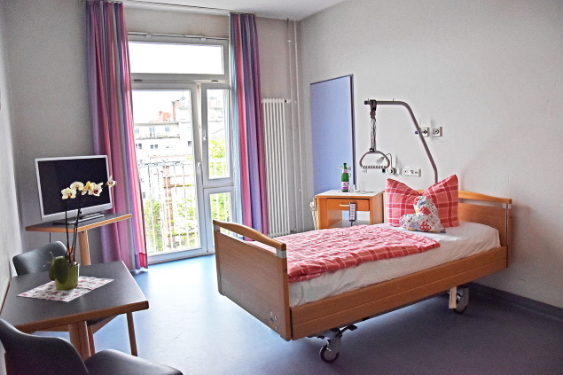 Ein Bewohnerzimmer im Paul Marien Hospiz.